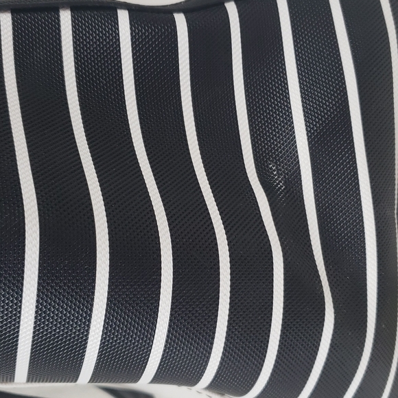 Kenneth Cole Reaction black white striped zipper large handbag goldtone accents - Picture 5 of 12